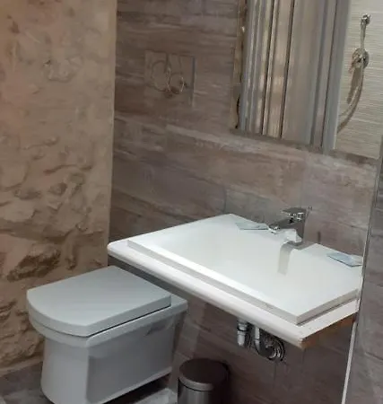 Via Pezza 100 3* רגוזה