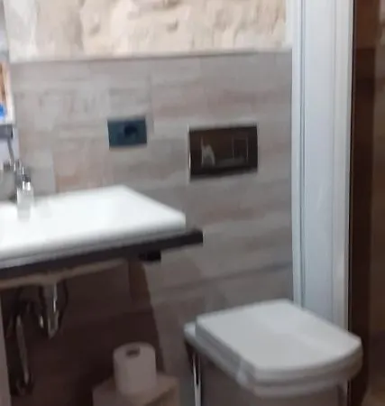 Via Pezza 100 מלון דירות