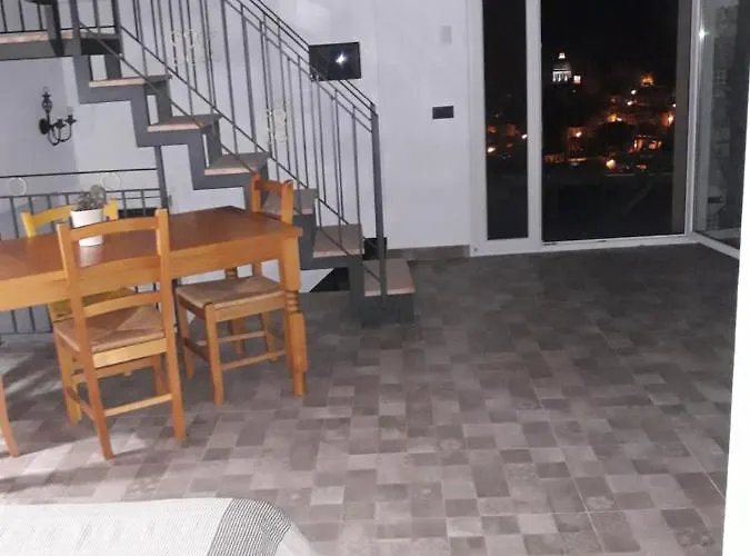 Apartahotel Via Pezza 100 3*