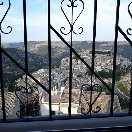 Via Pezza 100 Lejlighedshotel Ragusa