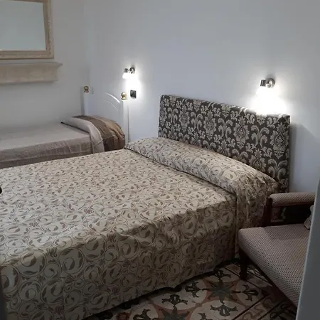 Apartahotel Via Pezza 100 3*