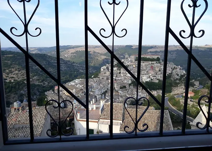 Via Pezza 100 Apartmanhotel Ragusa